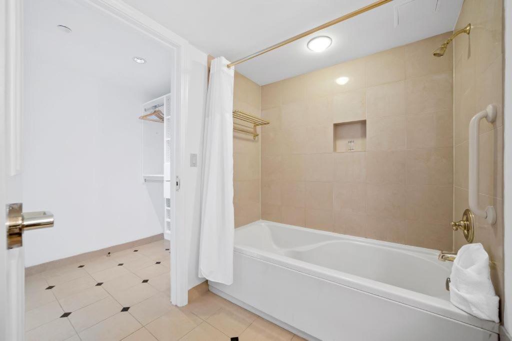 2Br Condo On The Boardwalk With 3 Baths Cozysuites Атлантик Сити Экстерьер фото