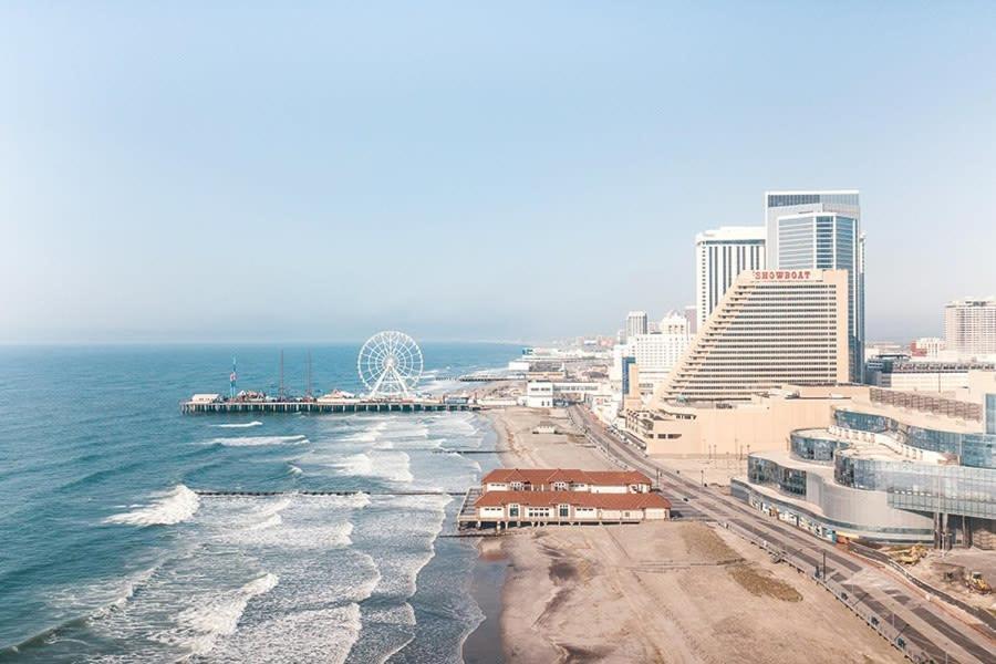 2Br Condo On The Boardwalk With 3 Baths Cozysuites Атлантик Сити Экстерьер фото